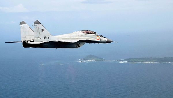 Mikoyan MiG-29K of the Indian Navy in flight over Indian islands - Sputnik International