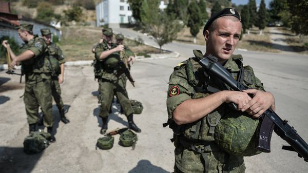 Soldiers at the Russian Black Sea Fleet base in Sevastopol - Sputnik International