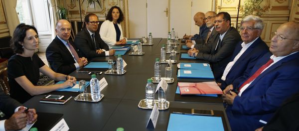 French Interior Minister Bernard Cazeneuve (2ndL), the president of the French Council of the Muslim Faith (CFCM) Anouar Kbibech (3rdR), former French minister Jean-Pierre Chevenement (2ndR) and Paris' Mosque Rector Dalil Boubakeur (R) attend a meeting with representatives of the Muslim community on August 29, 2016 in Paris French Interior Minister Bernard Cazeneuve (2ndL), the president of the French Council of the Muslim Faith (CFCM) Anouar Kbibech (3rdR), former French minister Jean-Pierre Chevenement (2ndR) and Paris' Mosque Rector Dalil Boubakeur (R) attend a meeting with representatives of the Muslim community on August 29, 2016 in Paris - Sputnik International