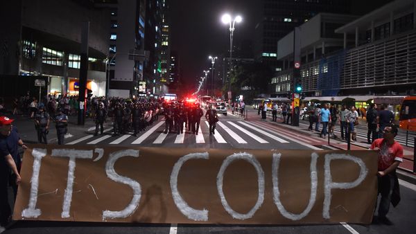 Supporters of suspendend President Dilma Rousseff hold a demonstration during her impeachment trial, in Sao Paulo, Brazil on August 30, 2016. Supporters of suspendend President Dilma Rousseff hold a demonstration during her impeachment trial, in Sao Paulo, Brazil on August 30, 2016. - Sputnik International