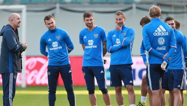 Russian national football team holds training session - Sputnik International