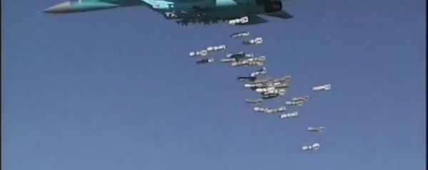 Russia's Sukhoi Su-34 Fullback tactical bombers strike ISIS sites in Syria - Sputnik International