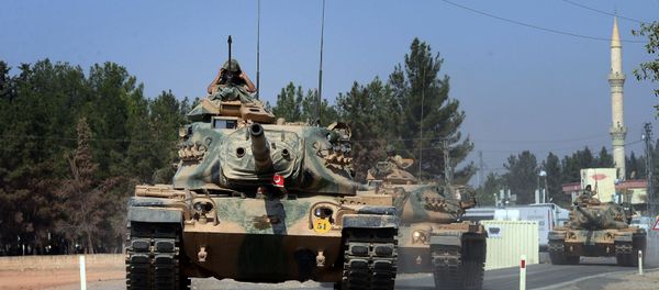 Turkish tanks head to the Syrian border, in Karkamis, Turkey, Wednesday Aug. 31, 2016 Turkish tanks head to the Syrian border, in Karkamis, Turkey, Wednesday Aug. 31, 2016 - Sputnik International