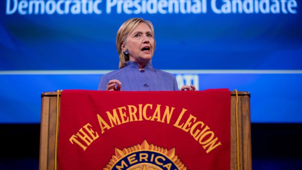 Clinton Warns of Big, Bad, Russia in Most Hawkish Speech to Date - Sputnik International