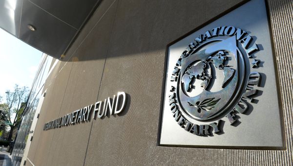 Logo of the International Monetary Fund on its office Logo of the International Monetary Fund on its office - Sputnik International