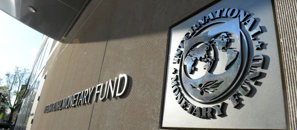 Logo of the International Monetary Fund on its office Logo of the International Monetary Fund on its office - Sputnik International