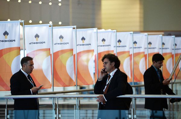 Visitors at the Eastern Economic Forum in Vladivostok Visitors at the Eastern Economic Forum in Vladivostok - Sputnik International