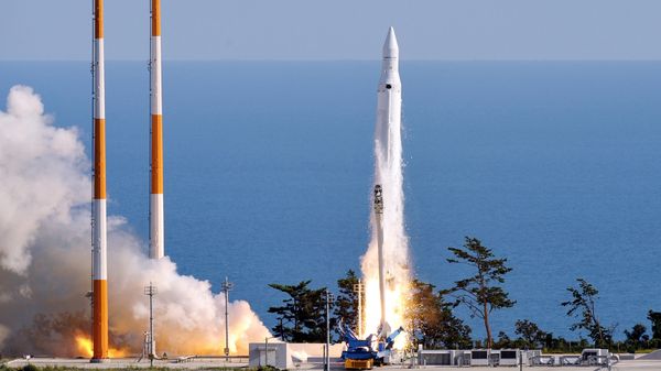 The Korea Space Launch Vehicle-1 (KSLV-1) launches off at the Naro Space Centre in Goheung, 485 km south of Seoul The Korea Space Launch Vehicle-1 (KSLV-1) launches off at the Naro Space Centre in Goheung, 485 km south of Seoul - Sputnik International
