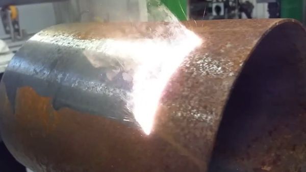 Totally Clean: 1000W P-Laser Makes Rust and Paint Disappear - Sputnik International