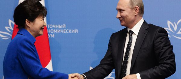 September 3, 2016. Russian President Vladimir Putin and South Korean President Park Geun-hye after a press conference following the Russian-South Korean talks as part of the Eastern Economic Forum. - Sputnik International