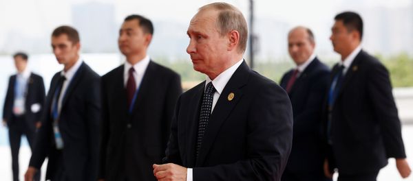 Russian President Vladimir Putin (C) arrives to attend the G20 Summit in Hangzhou, Zhejiang province, China, September 4, 2016. - Sputnik International