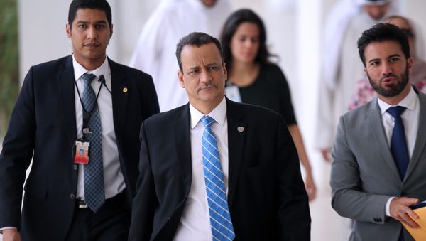 United Nations special envoy to Yemen, Ismail Ould Cheikh Ahmed (C) - Sputnik International