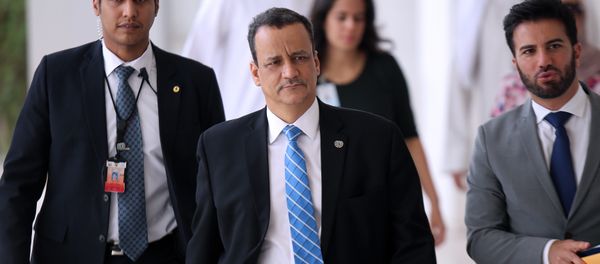 United Nations special envoy to Yemen, Ismail Ould Cheikh Ahmed (C) United Nations special envoy to Yemen, Ismail Ould Cheikh Ahmed (C) - Sputnik International