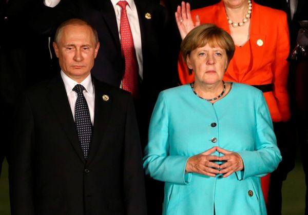 Russian President Vladimir Putin and German Chancellor Angela Merkel attend the G20 Summit in Hangzhou, Zhejiang province, China - Sputnik International