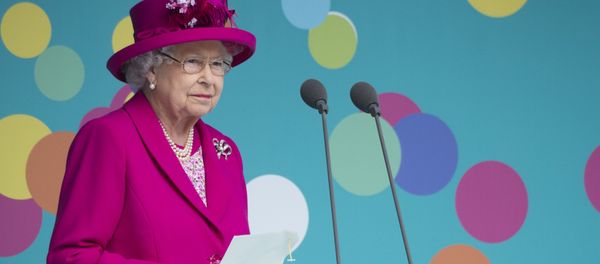 Britain's Queen Elizabeth II makes a speech as she attends the Patron's Lunch on the Mall, an event to mark her official 90th birthday in London on June 12, 2016. - Sputnik International