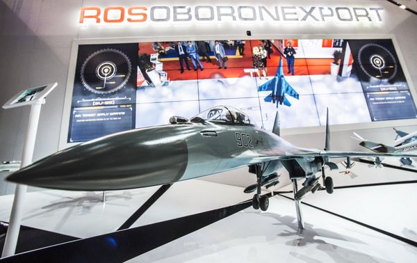 A model of the Su-35 aircraft at the Rosoboronexport stand during the 2015 Dubai Airshow international exhibition A model of the Su-35 aircraft at the Rosoboronexport stand during the 2015 Dubai Airshow international exhibition - Sputnik International