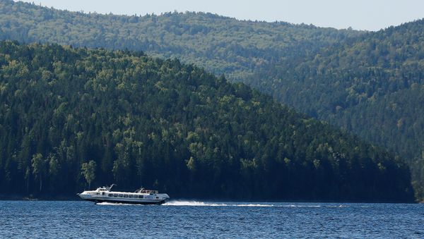 A passenger hydrofoil boat sails along the Yenisei River in Taiga district outside the Siberian city of Krasnoyarsk, Russia, September 5, 2016 A passenger hydrofoil boat sails along the Yenisei River in Taiga district outside the Siberian city of Krasnoyarsk, Russia, September 5, 2016 - Sputnik International