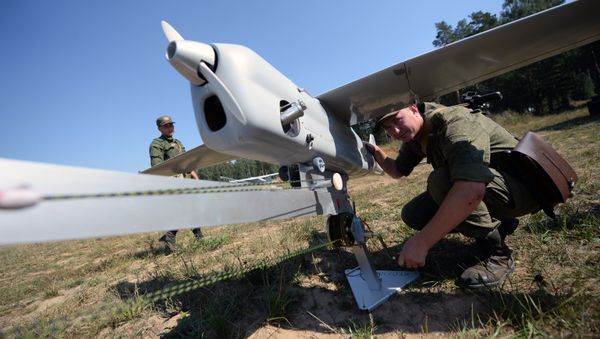 Подготовка к запуску БПЛА Леер-3с аэродинамически забрасываемым передатчиком помех с абонентским терминалом сотовой связи стандарта GSM во время тактико-специальных занятий с подразделениями радиоэлектронной борьбы ЦВО на полигоне Свердловский Подготовка к запуску БПЛА Леер-3с аэродинамически забрасываемым передатчиком помех с абонентским терминалом сотовой связи стандарта GSM во время тактико-специальных занятий с подразделениями радиоэлектронной борьбы ЦВО на полигоне Свердловский - Sputnik International