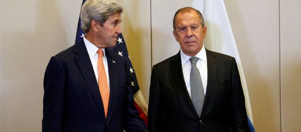 U.S. Secretary of State John Kerry (L) and Russian Foreign Minister Sergei Lavrov meet in Geneva, Switzerland, to discuss the crisis in Syria, September 9, 2016. - Sputnik International