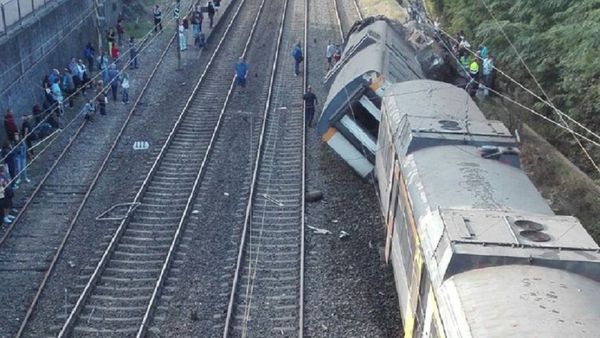 Train Derails in Northern Spain - Sputnik International