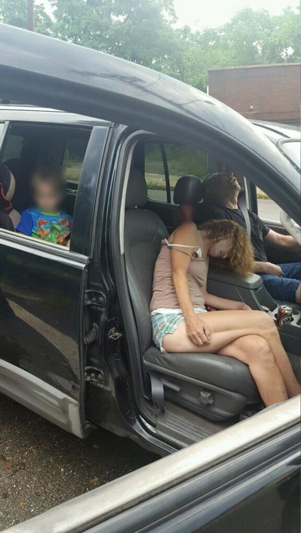 Ohio Cops Publish Disturbing Photos of Overdosed Parents with Small Child in Car Ohio Cops Publish Disturbing Photos of Overdosed Parents with Small Child in Car - Sputnik International