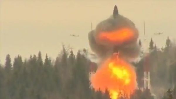 The Russian Strategic Missile Forces have conducted a successful test launch of a RS-12M Topol intercontinental ballistic missile - Sputnik International