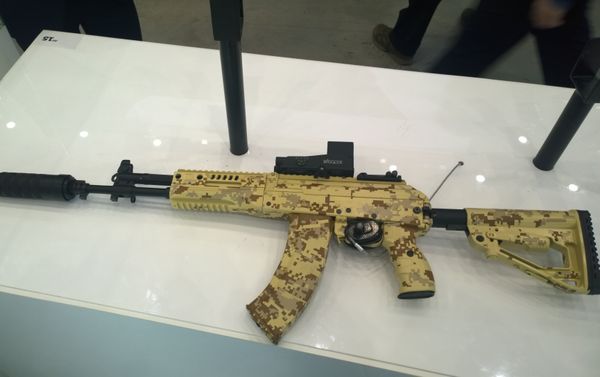 AK-15 - Sputnik International
