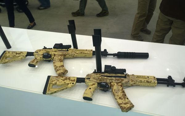 AK-15 and AK-12 - Sputnik International