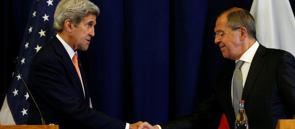 U.S. Secretary of State John Kerry and Russian Foreign Minister Sergei Lavrov shake hands at the conclusion of their press conference following their meeting in Geneva, Switzerland where they discussed the crisis in Syria September 9, 2016 - Sputnik International