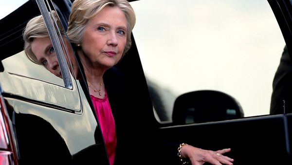 Democratic presidential nominee Hillary Clinton arrives at the airport following a campaign Voter Registration Rally at the University of South Florida in Tampa, Florida, United States, September 6, 2016. - Sputnik International
