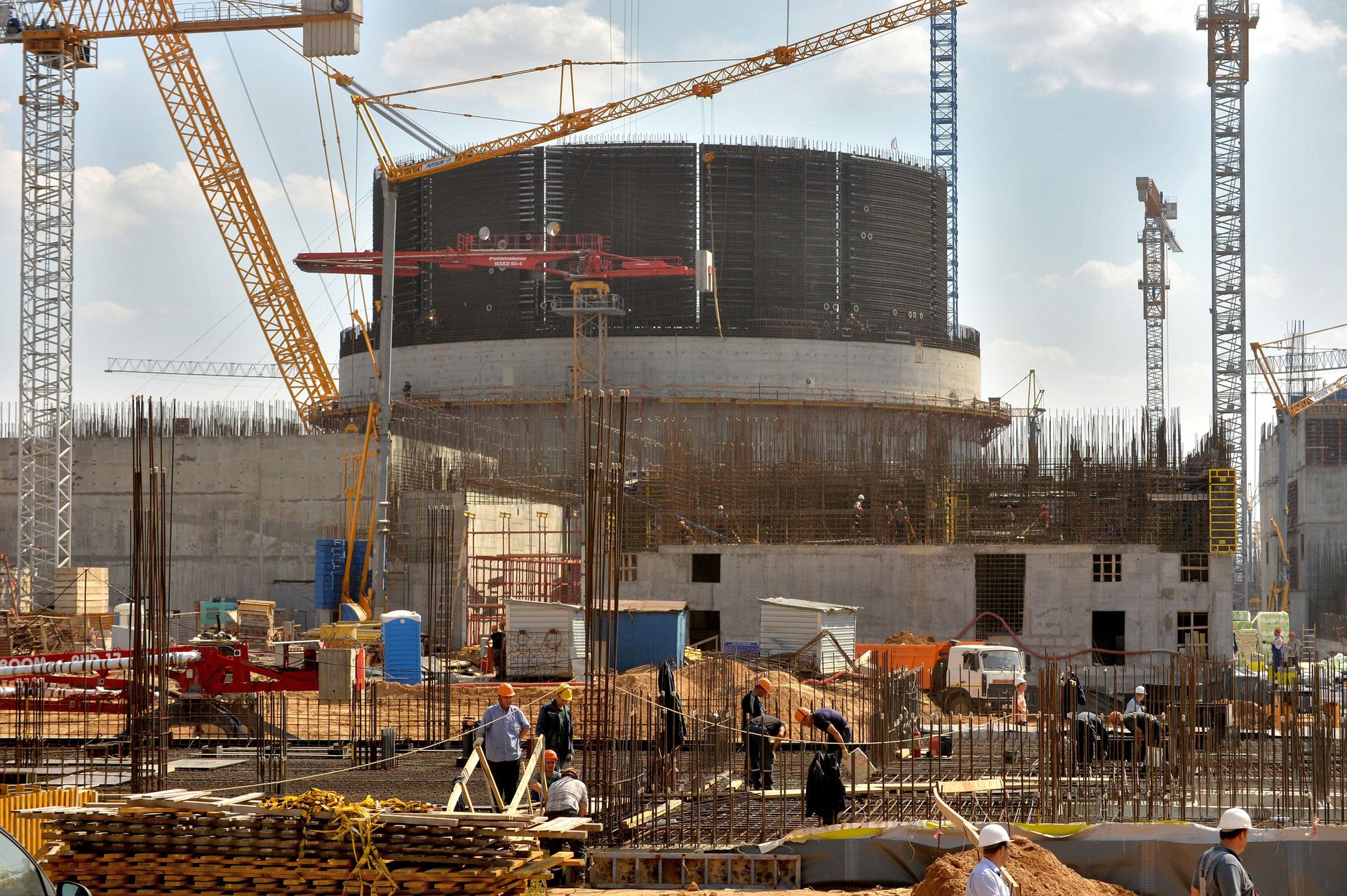 Lithuanian President Uses Chernobyl Anniversary to Brand Belarusian NPP 'Threat' to EU - Sputnik International, 1920, 26.04.2021