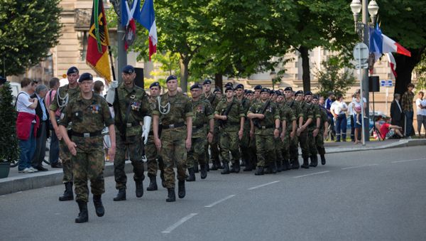 Detachment of the 291st Franco-German Brigade in Strasbourg Republic Square during the parade of July 13, 2013 - Sputnik International