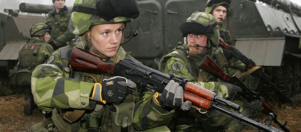 A female Swedish soldier participates in joint Russian-Swedish military training exercises, 12 December 2007, outside St. Petersburg in the town Kamenka A female Swedish soldier participates in joint Russian-Swedish military training exercises, 12 December 2007, outside St. Petersburg in the town Kamenka - Sputnik International