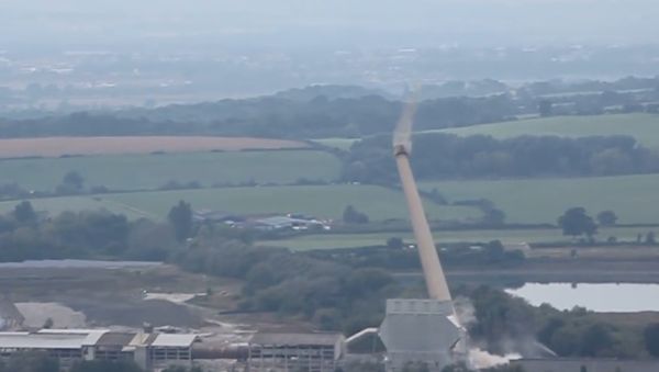 Westbury Chimney Demolition at the cement works - Sputnik International