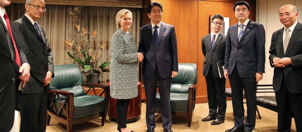 U.S. Democratic presidential candidate Hillary Clinton meets with Japan's Prime Minister Shinzo Abe at a hotel in New York, U.S. September 19, 2016 U.S. Democratic presidential candidate Hillary Clinton meets with Japan's Prime Minister Shinzo Abe at a hotel in New York, U.S. September 19, 2016 - Sputnik International