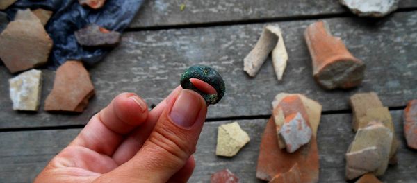 An archeological team from Nizhny Novgorod discovered fragments of pottery, household items and women’s jewelry at a site in Crimea, presumed to be from the first century BC - Sputnik International