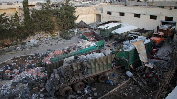 Aid is seen strewn across the floor in the town of Orum al-Kubra on the western outskirts of the northern Syrian city of Aleppo on September 20, 2016, the morning after a convoy delivering aid was hit by a deadly air strike. Aid is seen strewn across the floor in the town of Orum al-Kubra on the western outskirts of the northern Syrian city of Aleppo on September 20, 2016, the morning after a convoy delivering aid was hit by a deadly air strike. - Sputnik International