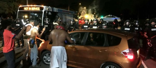 Charlotte Protesters Face Off With Police Over Keith Lamont Scott Shooting - Sputnik International