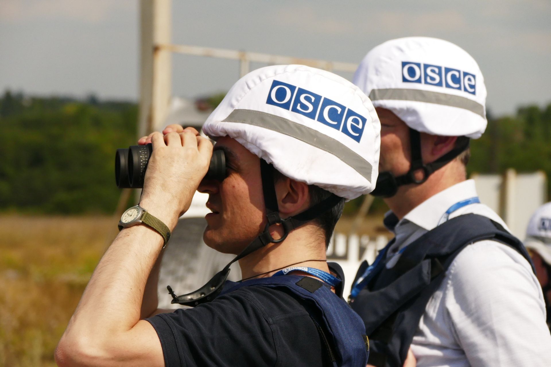 OSCE inspectors examine the territory of the Donetsk filter plant, situated on the contact line between Yasinovataya and Avdeyevka in Donbass, which was heavily shelled by the Ukrainian army OSCE inspectors examine the territory of the Donetsk filter plant, situated on the contact line between Yasinovataya and Avdeyevka in Donbass, which was heavily shelled by the Ukrainian army - Sputnik International, 1920, 10.02.2022