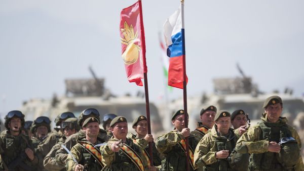 Военнослужащие российской армии во время международных антитеррористических учений государств-членов ШОС Мирная миссия — 2016 в Киргизии Военнослужащие российской армии во время международных антитеррористических учений государств-членов ШОС Мирная миссия — 2016 в Киргизии - Sputnik International