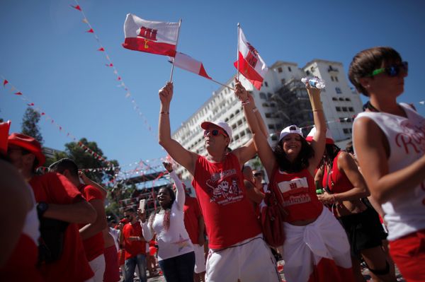 People wave Gibraltarian flags at Casemates square during the Gibraltar National Day celebrations, in the British overseas territory of Gibraltar, historically claimed by Spain, September 10, 2016. People wave Gibraltarian flags at Casemates square during the Gibraltar National Day celebrations, in the British overseas territory of Gibraltar, historically claimed by Spain, September 10, 2016. - Sputnik International