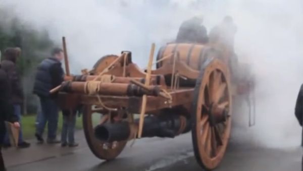 Steam-powered vehicle in action - Sputnik International