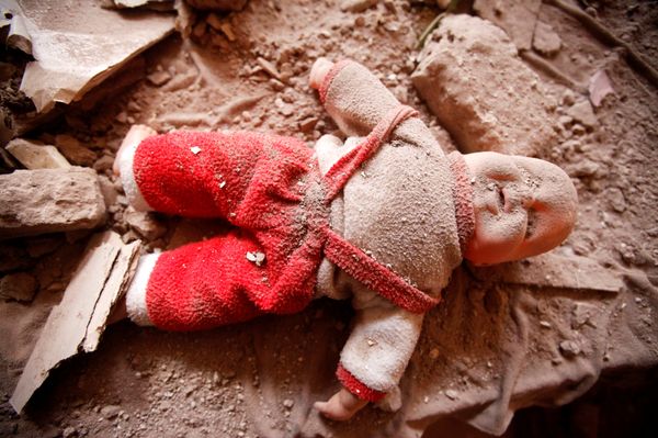 A doll is seen on a bed in a damaged house destroyed during a Saudi-led air strike in old Sanaa city, Yemen, September 24, 2016. A doll is seen on a bed in a damaged house destroyed during a Saudi-led air strike in old Sanaa city, Yemen, September 24, 2016. - Sputnik International