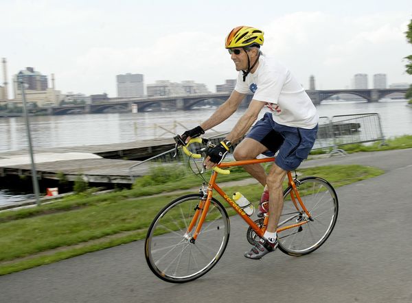 Politicians Run the Show: World’s Leaders Ride Bikes and Mount Horses Politicians Run the Show: World’s Leaders Ride Bikes and Mount Horses - Sputnik International