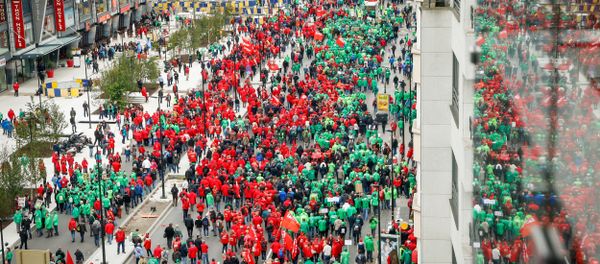 Trade Union members march through the streets during an anti-austerity demonstration in Brussels on October 7, 2015 - Sputnik International