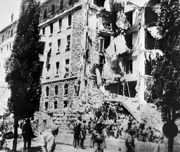 A picture taken 22 July 1946 shows the King David Hotel in Jerusalem, which housed the British Headquarters, damaged after a bombing attack against the British government by members of Irgun, a Zionist terrorist group headed by Menachem Begin. - Sputnik International