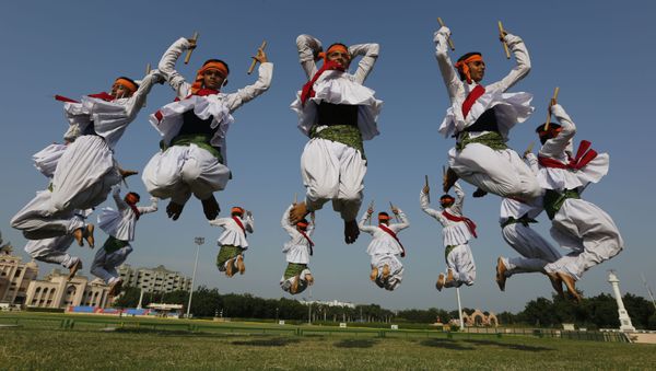 Indian students of Swaminarayan Gurukul in traditional attire practice Garba, a traditional dance of Gujarat state ahead of Hindu festival Navratri in Ahmadabad, India, Sunday, Sept. 25, 2016. Navratri or nine nights festival will begin from Oct. 1. Indian students of Swaminarayan Gurukul in traditional attire practice Garba, a traditional dance of Gujarat state ahead of Hindu festival Navratri in Ahmadabad, India, Sunday, Sept. 25, 2016. Navratri or nine nights festival will begin from Oct. 1. - Sputnik International