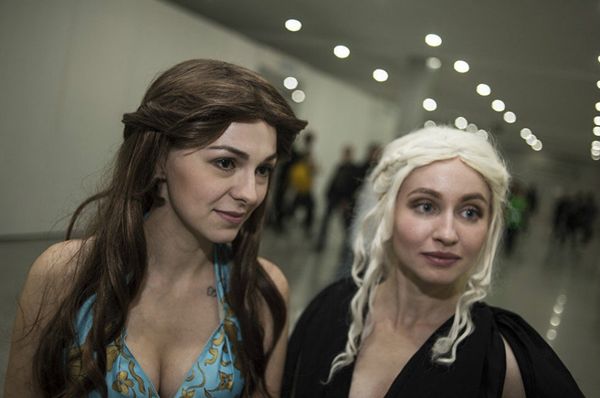 Iris and Yulia as Margaery Tyrell and Daenerys Targaryen, characters from the “Game of Thrones” - Sputnik International