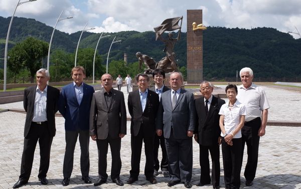 Mitsuhiro Kimura at a memorial complex in Abkhazia. - Sputnik International