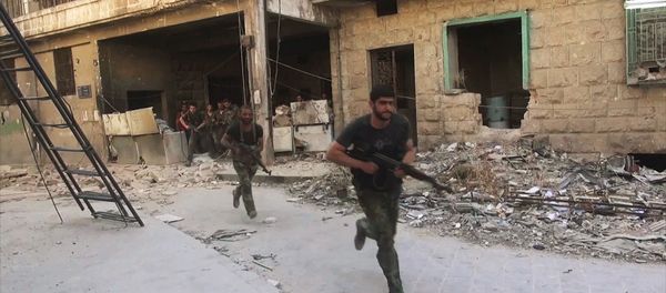 Syrian army soldiers during an assault on Jabhat al-Nusra fighters in Aleepos eastern district of Suleiman al-Halabi - Sputnik International